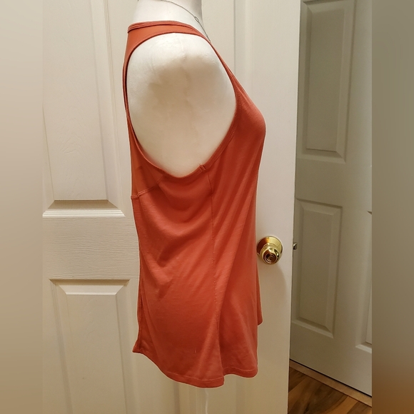 Jessica Simpson Activewear, mesh detail racerback tank, Size L, Coral/pale rust - Picture 3 of 10